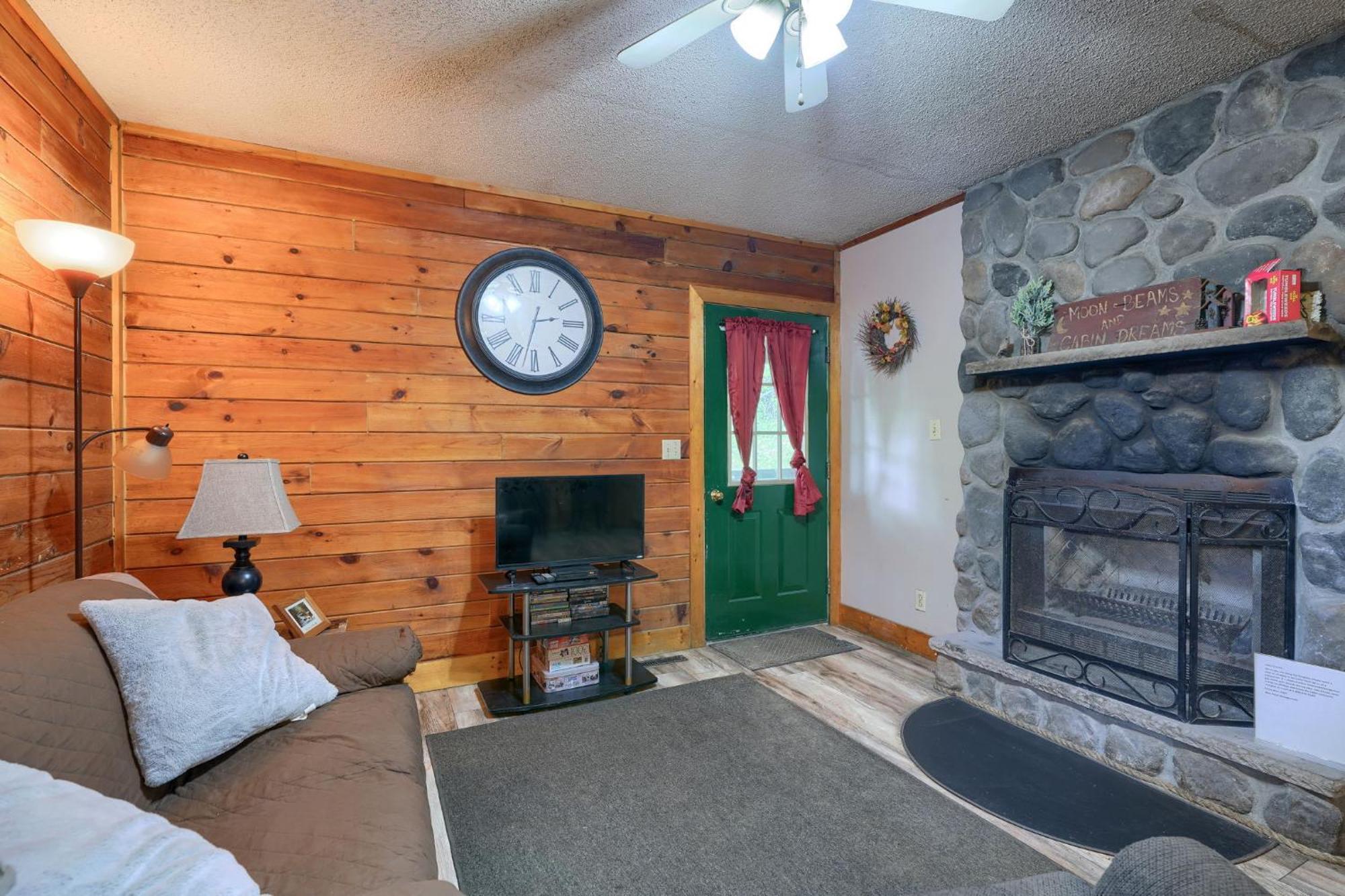 Blue Rose Cabins - Rosebud Cabin Лоуган Екстериор снимка