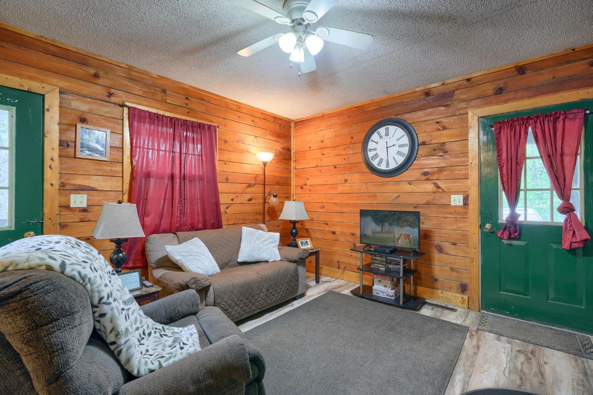 Blue Rose Cabins - Rosebud Cabin Лоуган Екстериор снимка